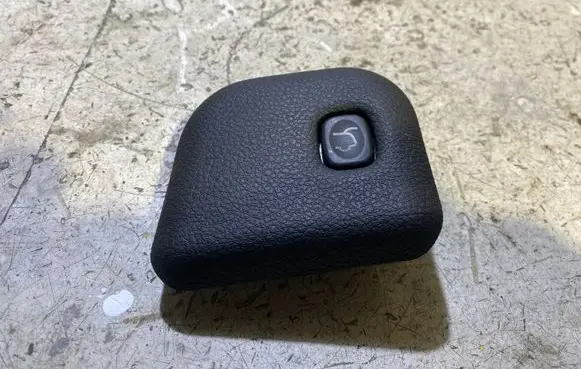 Jeep Grand Cherokee Tailgate opening switch 04602751AA 12861261 30505U