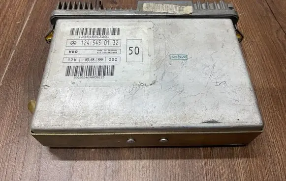 Mercedes-Benz E W124 Engine control unit/module 1245450132