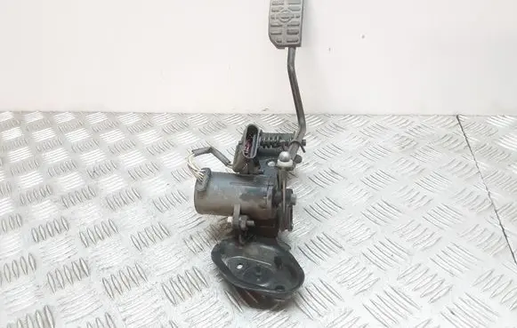 Nissan Almera N16 Accelerator throttle pedal 0281002425