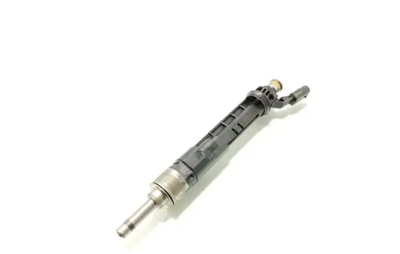 Mercedes-Benz CLA C117 X117 W117 Fuel injector A2820701000