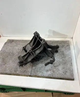Volkswagen Golf IV Generator/alternator bracket 028903143AB