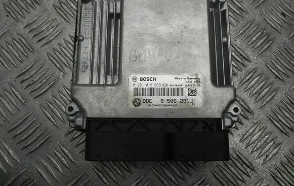 BMW 1 F20 F21 Engine control unit/module 8506281