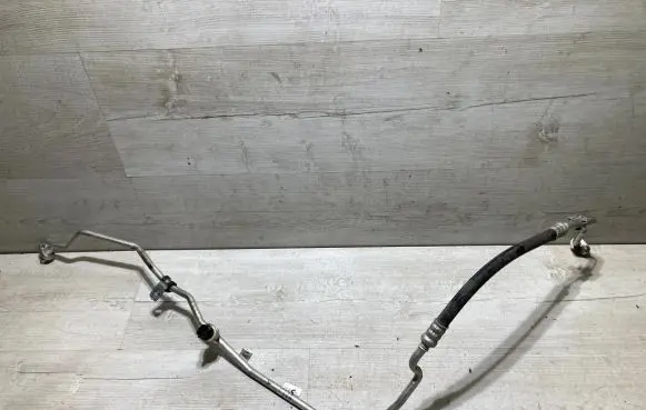 Dacia Sandero III Air conditioning (A/C) pipe/hose 924403872r