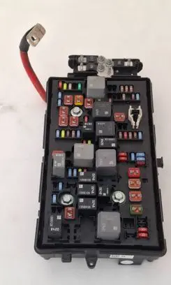 Opel Insignia A Fuse module 13345496