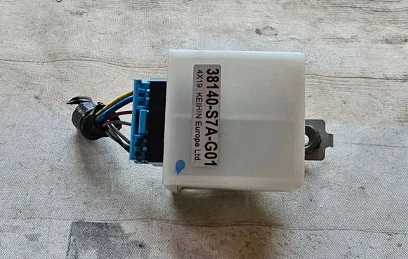 Honda FR-V Window wiper relay 38140S7AG01 4X19