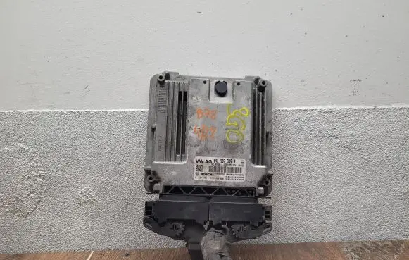 Volkswagen PASSAT B8 Engine control unit/module 04L907309R 0281031066