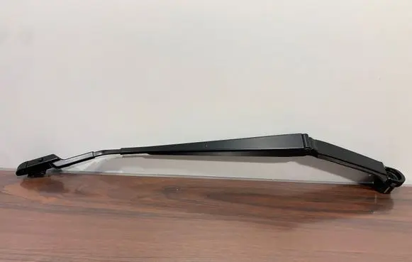 Subaru Forester SK Front wiper blade arm 2727