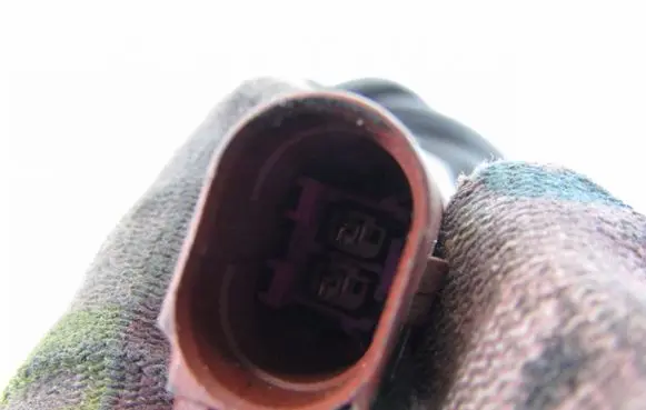 Volkswagen PASSAT B6 Coolant temperature sensor 03G906088