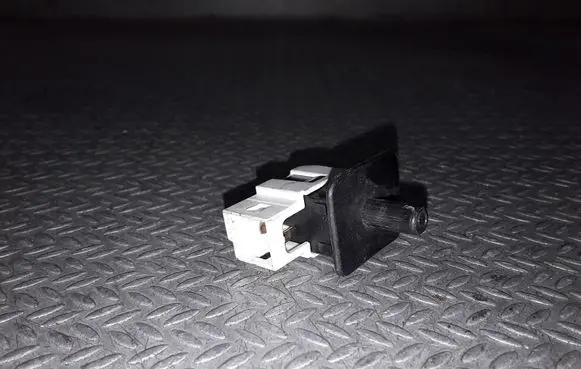 Mercedes-Benz E W211 Front door sensor coupe 2028209410