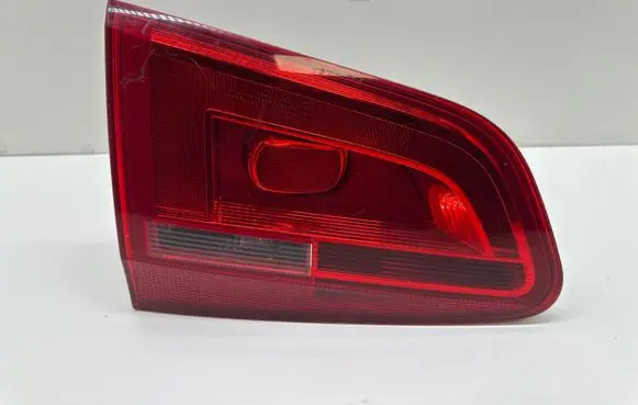Tailgate rear/tail lights
