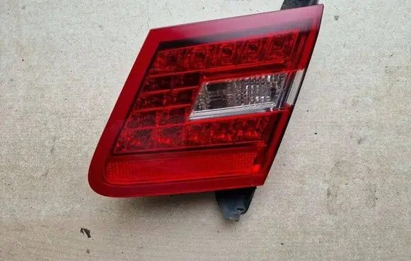 Mercedes-Benz E C207 W207 Tailgate rear/tail lights A2078200464