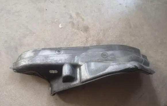 BMW 5 F10 F11 Other engine bay part 7211464