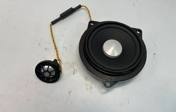 BMW 5 F10 F11 Rear door speaker 9169693 65139169693 9368386
