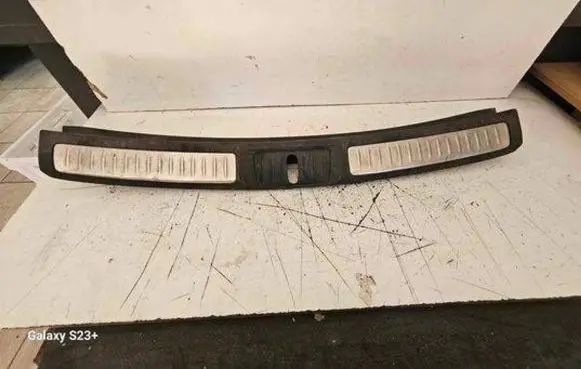 Toyota Avensis T270 Trunk/boot sill cover protection 5838705110