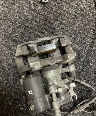 BMW X2 F39 Rear brake caliper 6883028
