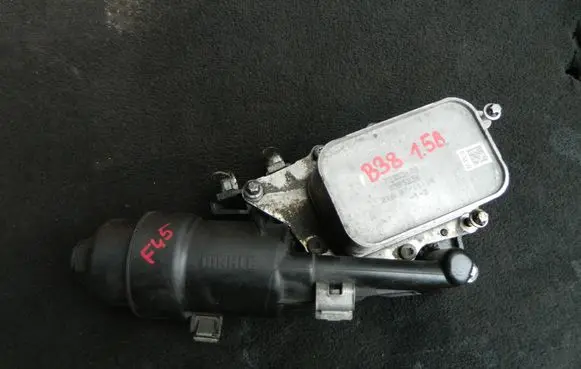 BMW 2 F45 Engine oil radiator 8585236