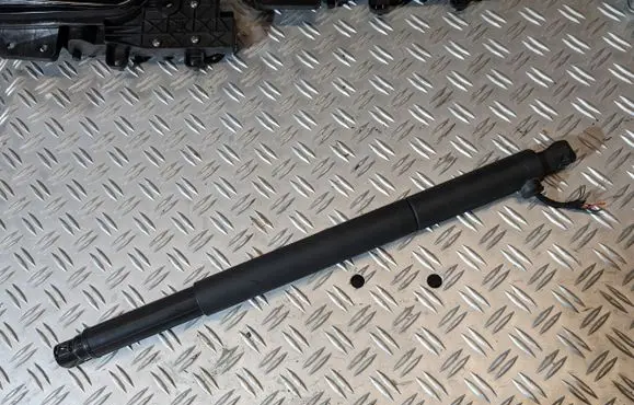 BMW X6 E71 Tailgate/trunk strut/damper 7188489