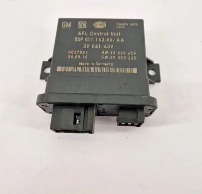 Opel Insignia A Xenon control unit/module 39021439