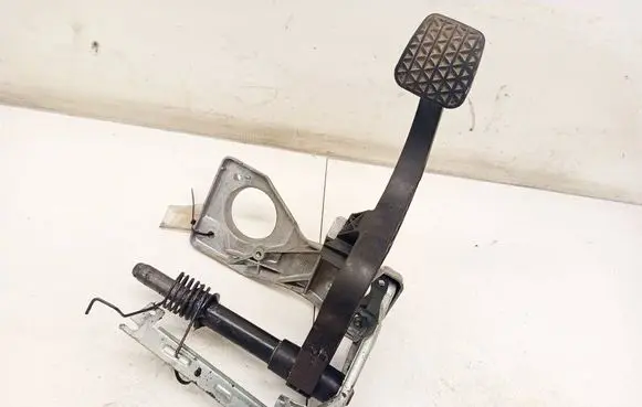 Saab 9-3 Ver2 Clutch pedal 180080012
