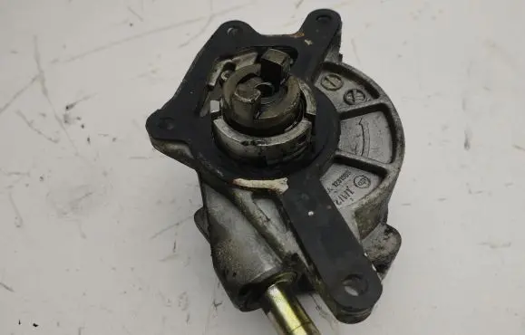 Mercedes-Benz ML W164 Vacuum pump 1231065