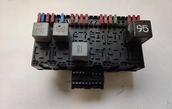 Volkswagen Multivan T4 Fuse box set 357937039