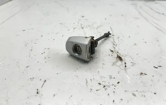 Toyota RAV 4 (XA30) Front door lock (next to the handle) 