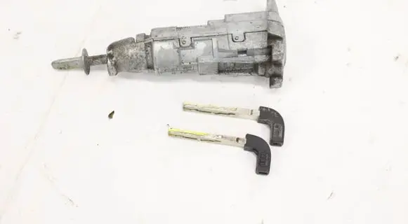 Skoda Superb B8 (3V) Front door lock (next to the handle) 5783618
