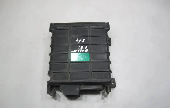 Volkswagen PASSAT B3 Engine control unit/module 811906264 0280800104