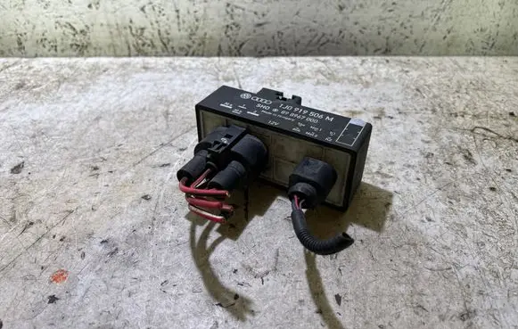 Skoda Fabia Mk2 (5J) Coolant fan relay 1J0919506M 898967000