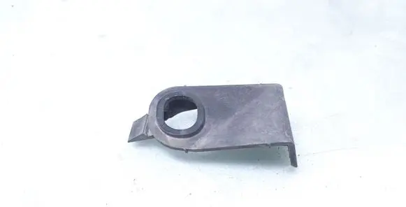 Radiator mount bracket