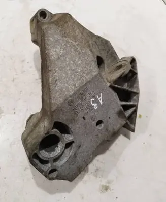 Audi A3 S3 8P Engine mounting bracket 06f199207g