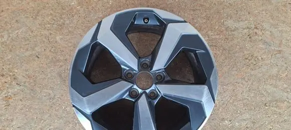 Nissan Qashqai J12 R18 alloy rim 403006UA4J K661729