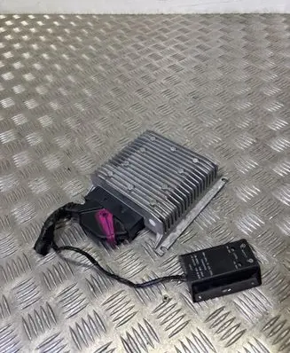 Volkswagen Golf VI Sound amplifier 5K0035456