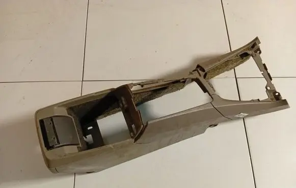 Volvo S60 Center console 9177737
