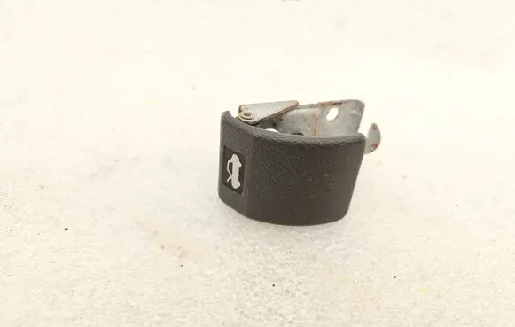Engine bonnet (hood) release handle