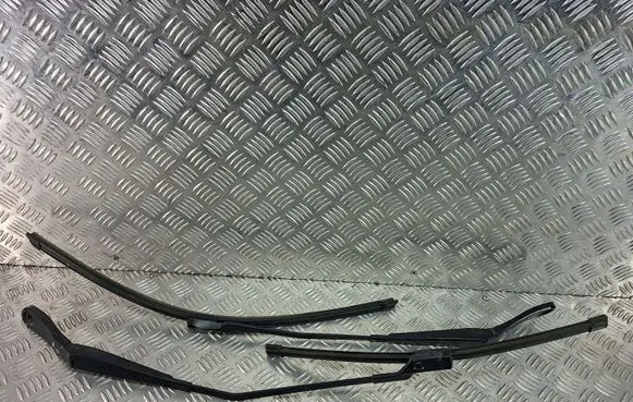 Volvo V60 Front wiper blade arm 30753509