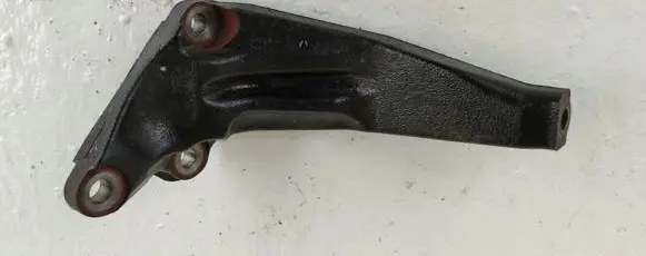 Mazda CX-3 Engine mounting bracket S550