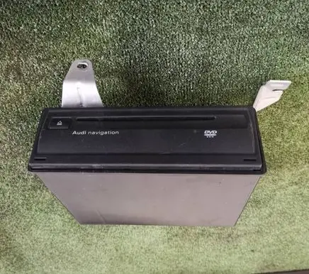 Audi A8 S8 D3 4E Radio/CD/DVD/GPS head unit 4E0910887DX