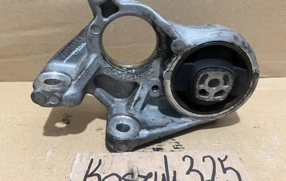 Mini One - Cooper Coupe R56 Engine mount bracket 81090780