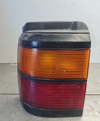 Volkswagen PASSAT B3 Rear/tail lights 333945111