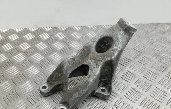Audi A4 S4 B8 8K Engine mounting bracket 8K0199307BE