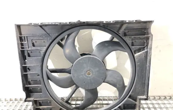 BMW 5 E60 E61 Fan set L8436001