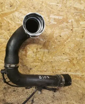 Toyota Corolla Verso AR10 Intercooler hose/pipe 173620R011
