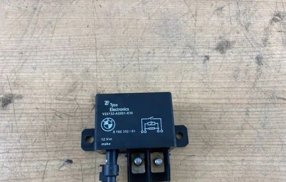 Coolant fan relay