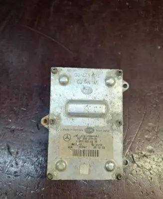 Mercedes-Benz E W211 Headlight ballast module Xenon A0028202426 5DF00827900