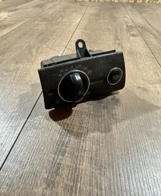 Mercedes-Benz E W211 Light switch 2115450104 04056000 7241Q04