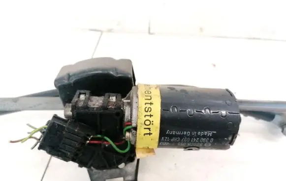 Audi 80 90 S2 B4 Wiper motor 0390241097