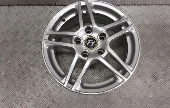 Hyundai i30 R15 alloy rim 