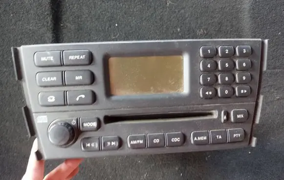 Jaguar S-Type Radio/CD/DVD/GPS head unit 2R8318B876AF