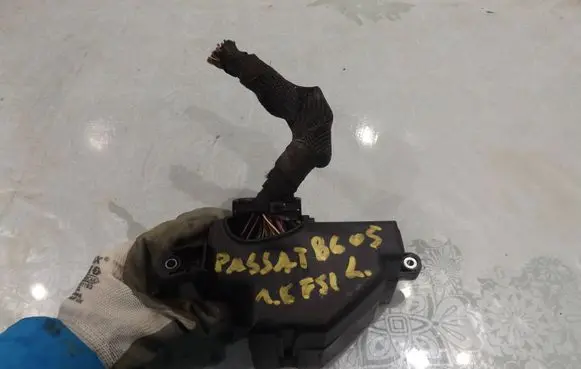 Volkswagen PASSAT B6 Fuse 